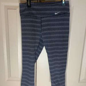 Nike cropped workout leggings
